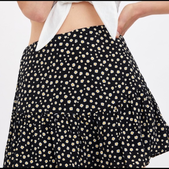 Zara Floral Print Ruffle Skort - Picture 3 of 12